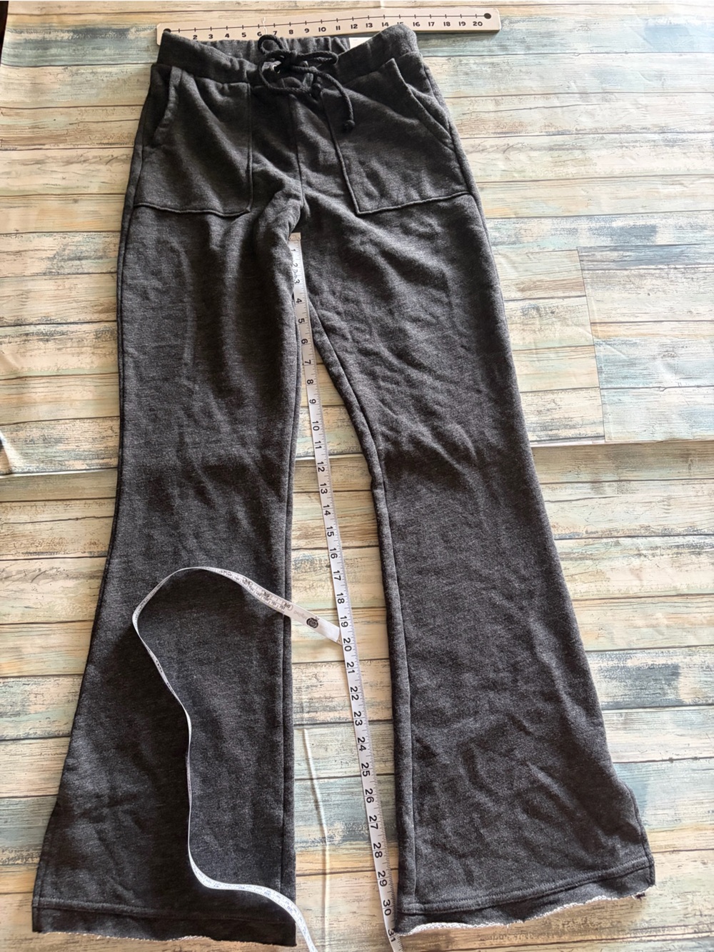 American Eagle Outfitters Women's Fleece Flare Sweatpants Charcoal NWT - Picture 2 of 6